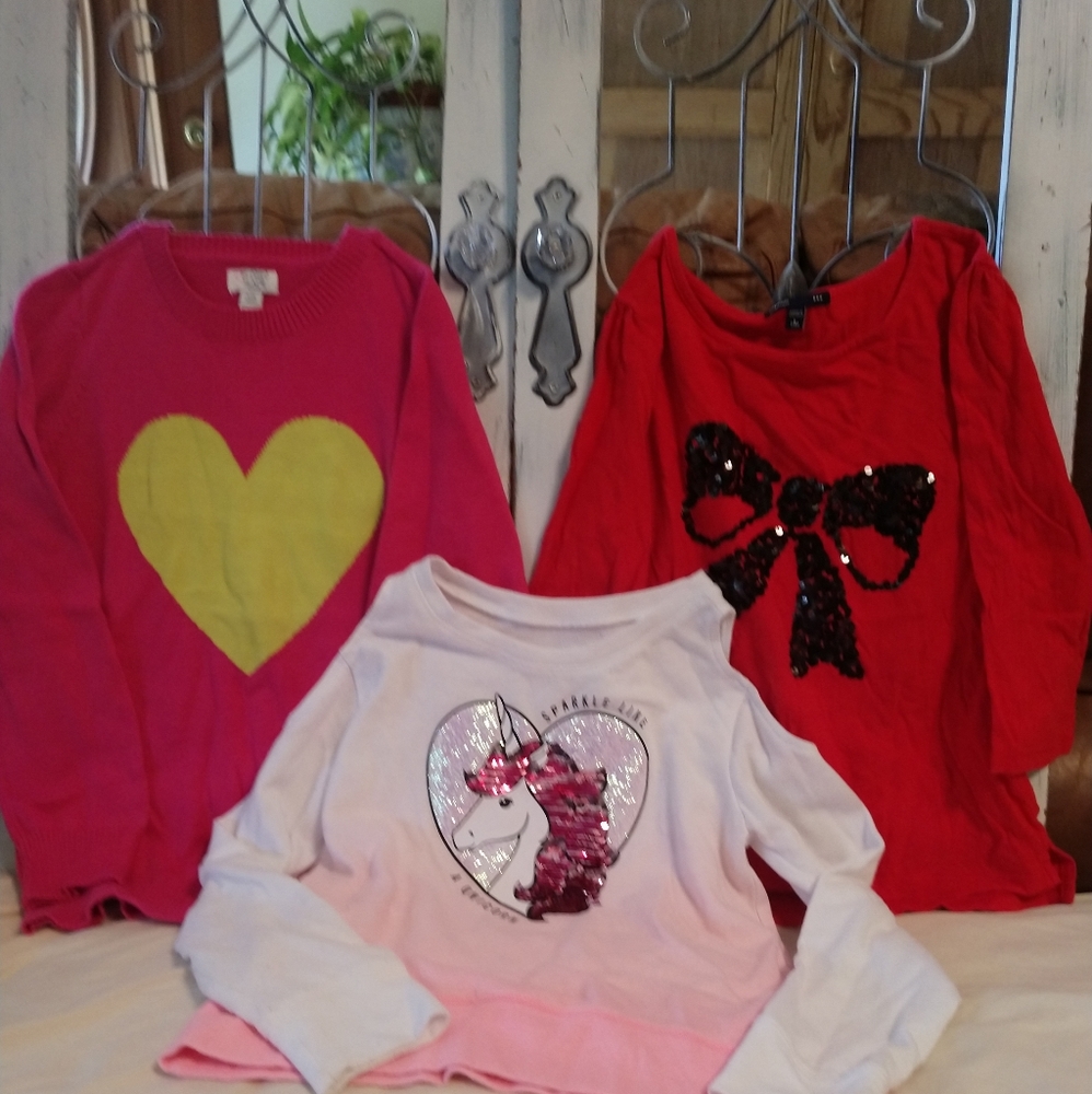 Adorable sweaters and sweatshirt.